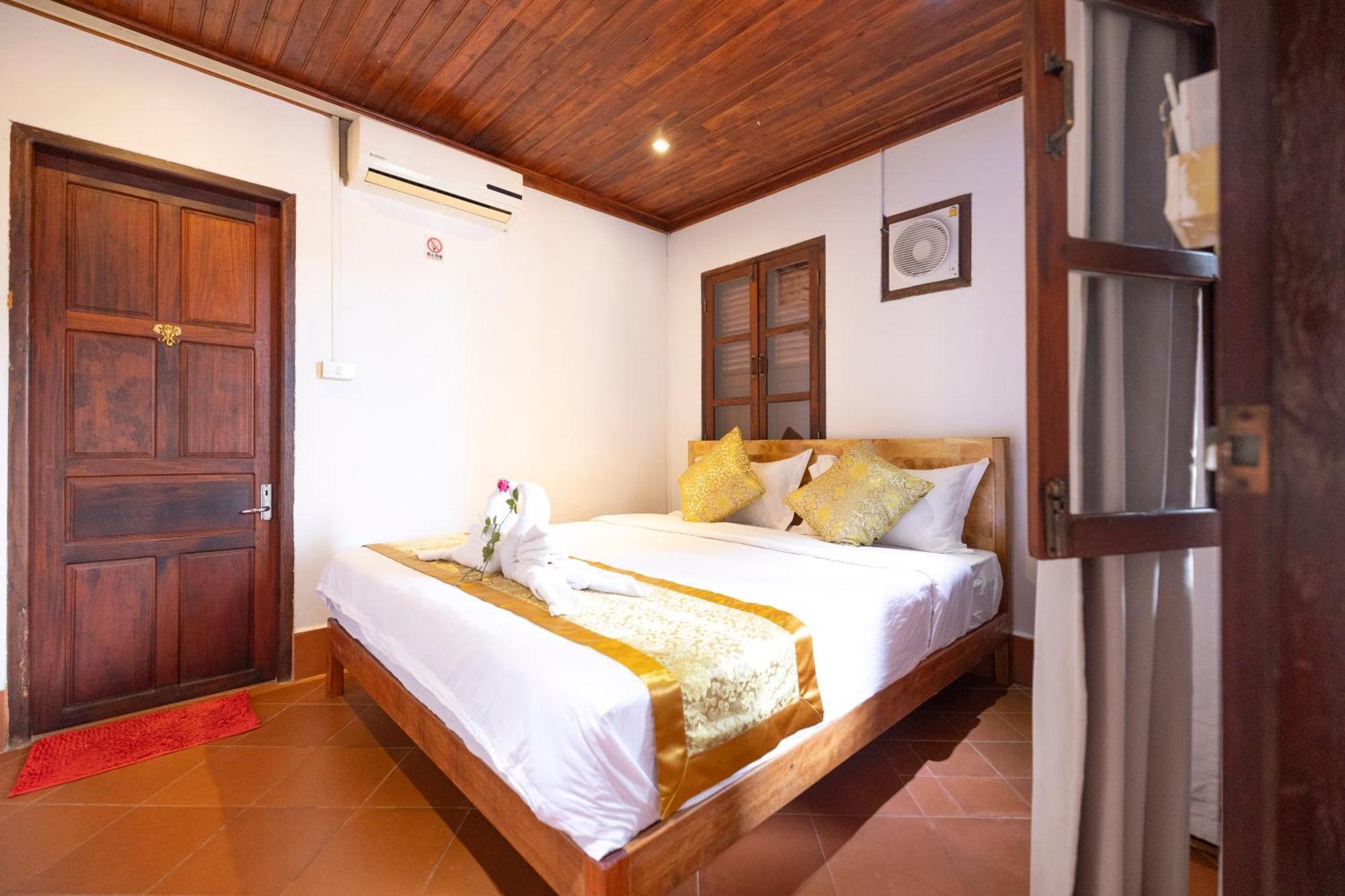 לואנג פרבאנג Dear Villa House מראה חיצוני תמונה