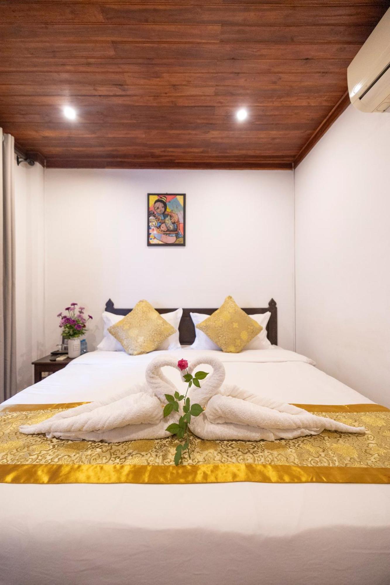 לואנג פרבאנג Dear Villa House מראה חיצוני תמונה