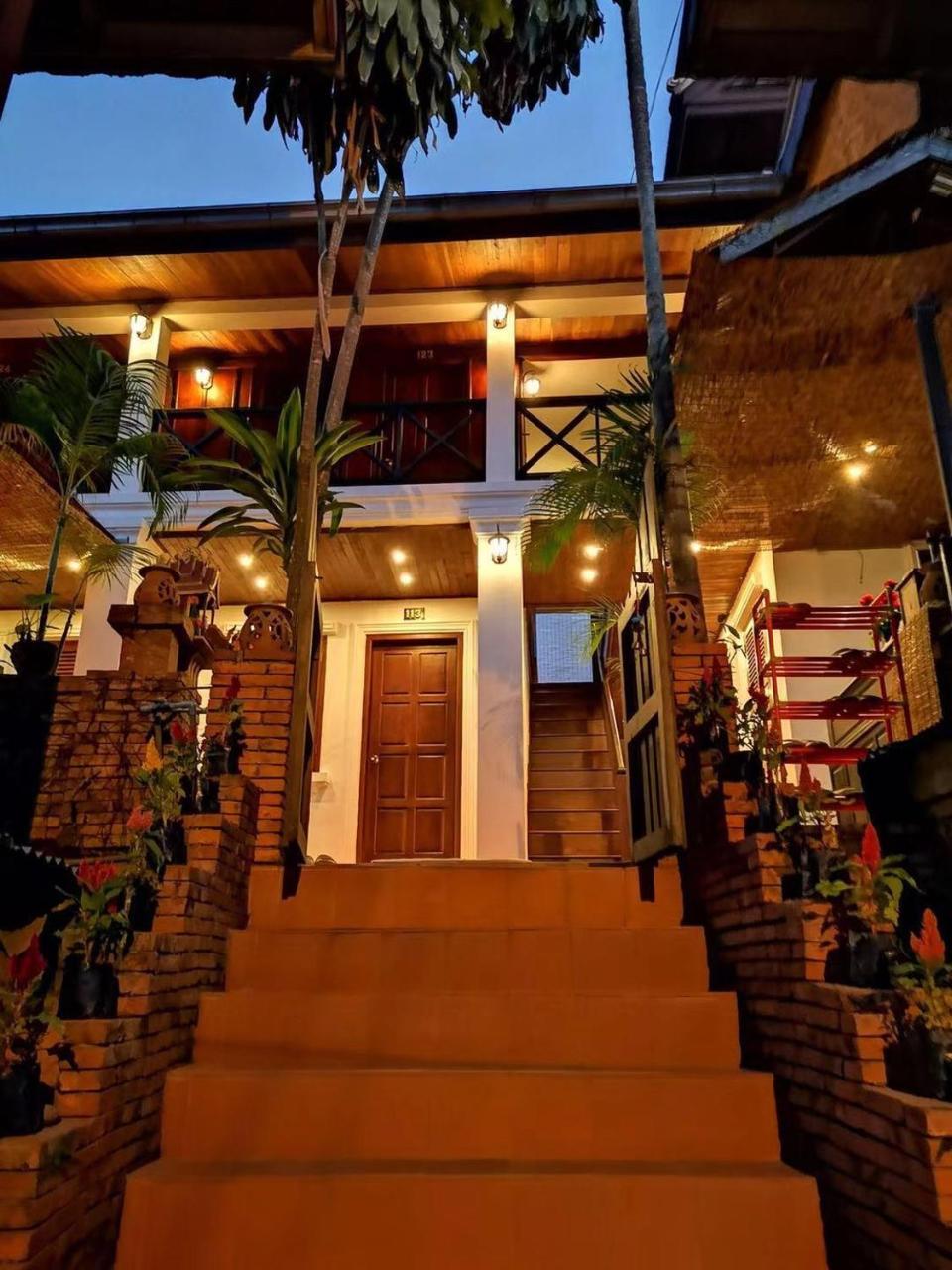 לואנג פרבאנג Dear Villa House מראה חיצוני תמונה